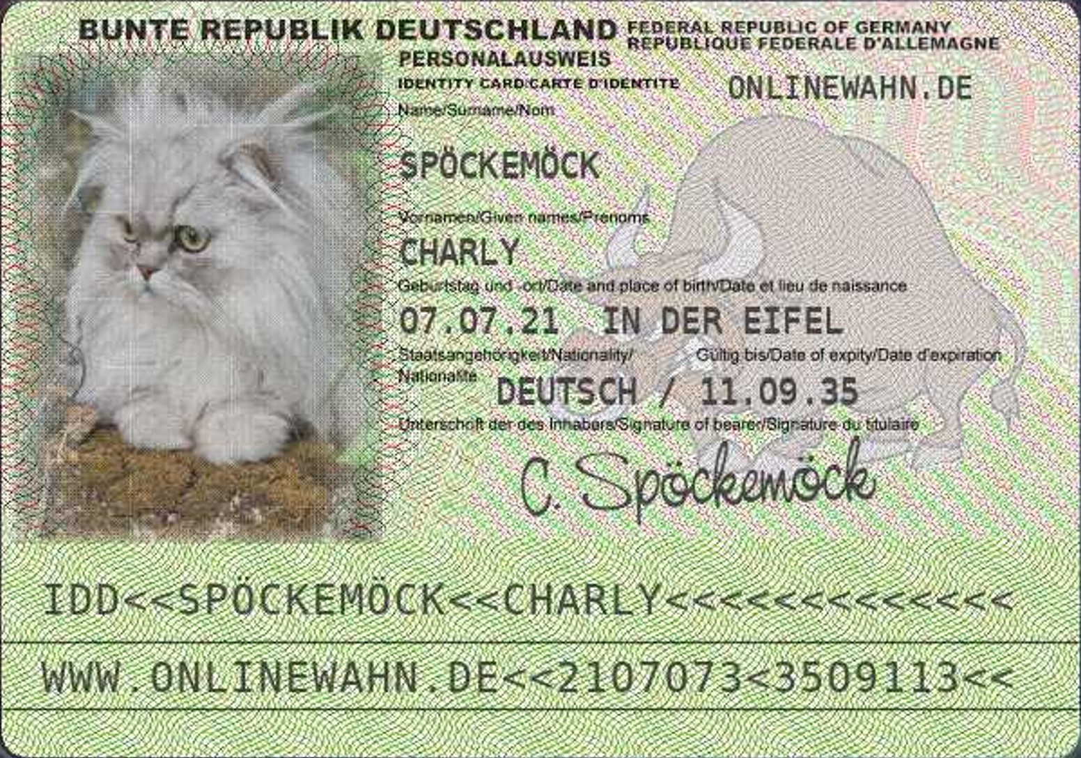 Humorvoll gestalteter Ausweis für Charly